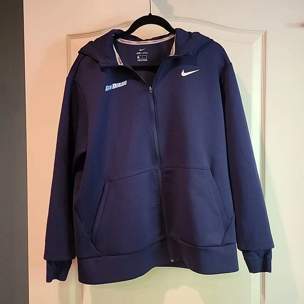 Nike Pro Dri Fit zippered hooded jacket - Picture 11 of 12